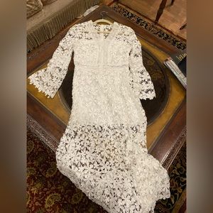Maxi lace dress